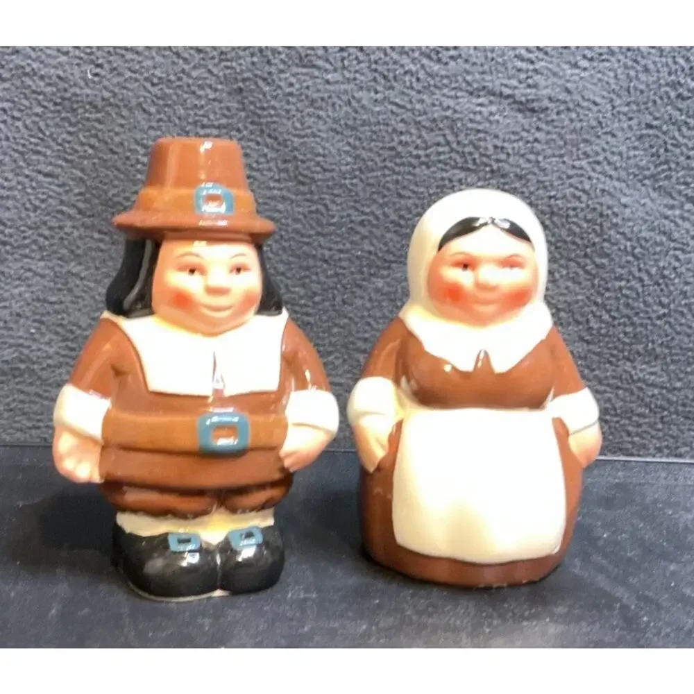 Publix,The Pilgrim Pair Ceramic, Original Collectible Salt and Pepper shakers